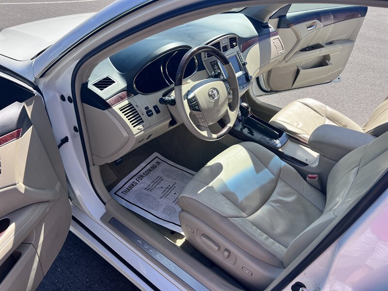 2012 Toyota Avalon Limited - Photo 9