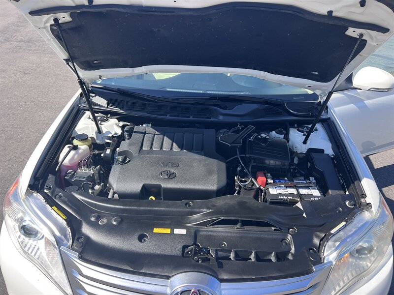 2012 Toyota Avalon Limited - Photo 8