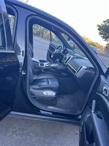 2011 Porsche Cayenne S   - Photo 11 - San Diego, CA 92115