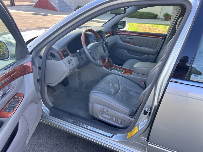 2001 Lexus LS 430 - Photo 11