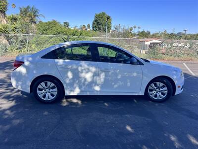 2014 Chevrolet Cruze LS Auto   - Photo 6 - San Diego, CA 92115