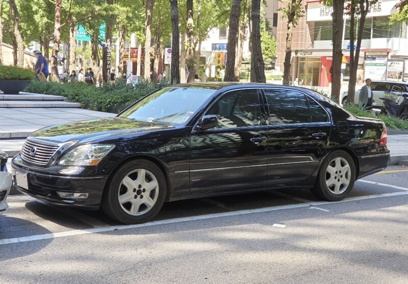 2005 Lexus LS 430  
