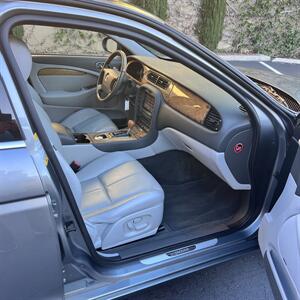 2006 Jaguar S-Type 4.2   - Photo 10 - San Diego, CA 92115
