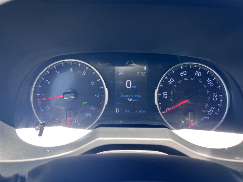 2019 Toyota RAV4 LE - Photo 17