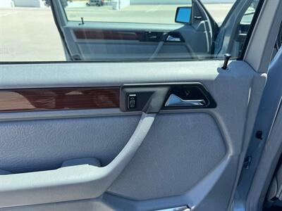 1990 Mercedes-Benz 300 E 2.6   - Photo 74 - San Juan Capist, CA 92675