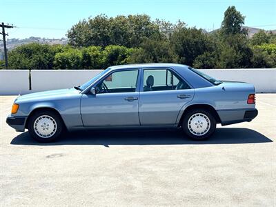 1990 Mercedes-Benz 300 E 2.6   - Photo 11 - San Juan Capist, CA 92675