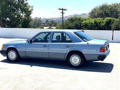 1990 Mercedes-Benz 300 E 2.6   - Photo 13 - San Juan Capist, CA 92675