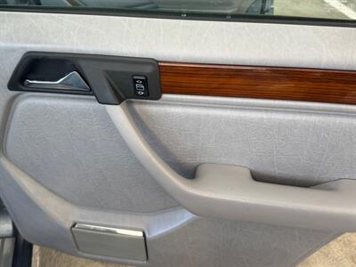 1990 Mercedes-Benz 300 E 2.6   - Photo 85 - San Juan Capist, CA 92675