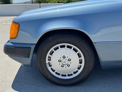 1990 Mercedes-Benz 300 E 2.6   - Photo 44 - San Juan Capist, CA 92675