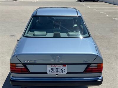 1990 Mercedes-Benz 300 E 2.6   - Photo 32 - San Juan Capist, CA 92675