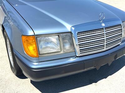 1990 Mercedes-Benz 300 E 2.6   - Photo 17 - San Juan Capist, CA 92675