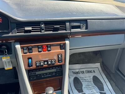 1990 Mercedes-Benz 300 E 2.6   - Photo 69 - San Juan Capist, CA 92675
