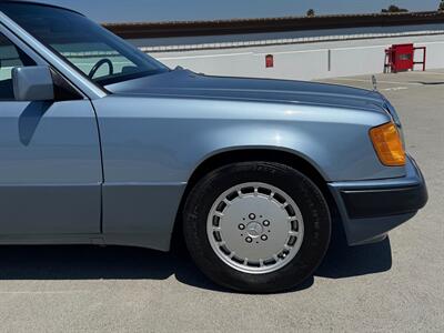 1990 Mercedes-Benz 300 E 2.6   - Photo 43 - San Juan Capist, CA 92675