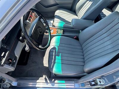 1990 Mercedes-Benz 300 E 2.6   - Photo 56 - San Juan Capist, CA 92675