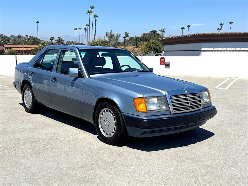 1990 Mercedes-Benz 300 E 2.6  