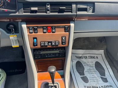 1990 Mercedes-Benz 300 E 2.6   - Photo 71 - San Juan Capist, CA 92675