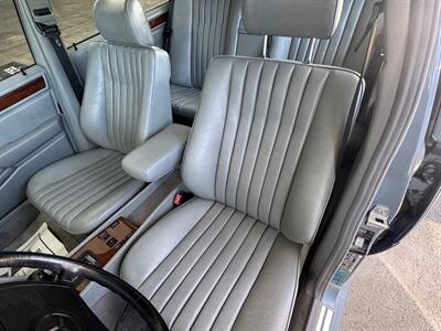 1990 Mercedes-Benz 300 E 2.6   - Photo 57 - San Juan Capist, CA 92675