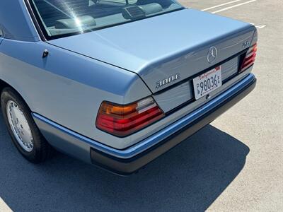 1990 Mercedes-Benz 300 E 2.6   - Photo 28 - San Juan Capist, CA 92675