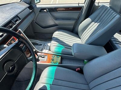 1990 Mercedes-Benz 300 E 2.6   - Photo 62 - San Juan Capist, CA 92675