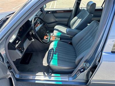 1990 Mercedes-Benz 300 E 2.6   - Photo 53 - San Juan Capist, CA 92675