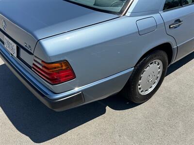 1990 Mercedes-Benz 300 E 2.6   - Photo 35 - San Juan Capist, CA 92675
