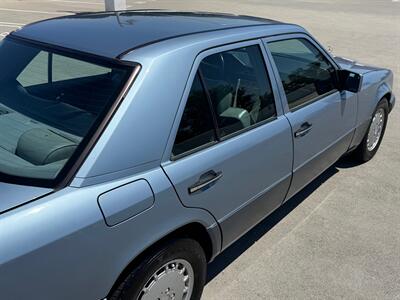 1990 Mercedes-Benz 300 E 2.6   - Photo 37 - San Juan Capist, CA 92675