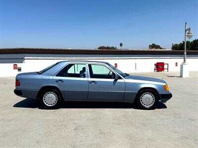 1990 Mercedes-Benz 300 E 2.6   - Photo 12 - San Juan Capist, CA 92675