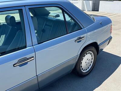 1990 Mercedes-Benz 300 E 2.6   - Photo 25 - San Juan Capist, CA 92675