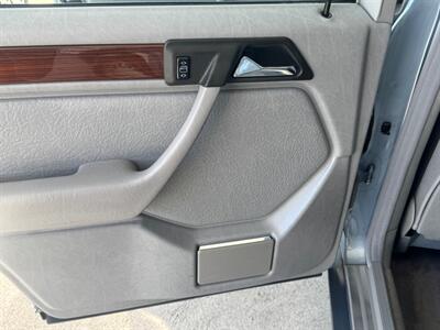 1990 Mercedes-Benz 300 E 2.6   - Photo 87 - San Juan Capist, CA 92675