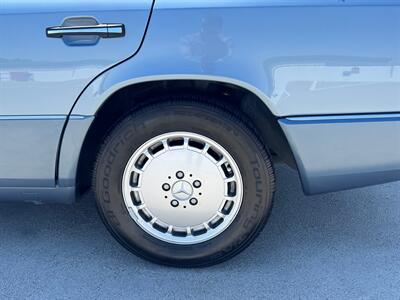 1990 Mercedes-Benz 300 E 2.6   - Photo 45 - San Juan Capist, CA 92675