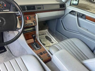 1990 Mercedes-Benz 300 E 2.6   - Photo 60 - San Juan Capist, CA 92675