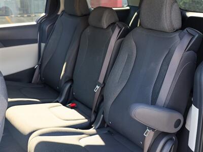 2023 Kia Carnival LX   - Photo 8 - Ponce, AL 00795