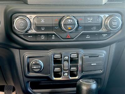 2023 Jeep Wrangler Sport   - Photo 18 - Ponce, PR 00795