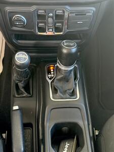 2023 Jeep Wrangler Sport   - Photo 19 - Ponce, PR 00795