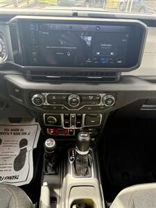2024 Jeep Wrangler Sport   - Photo 16 - Ponce, PR 00728
