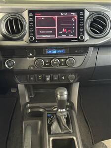 2022 Toyota Tacoma SR5 V6   - Photo 20 - Ponce, PR 00728