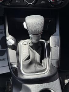 2025 Kia Soul LX   - Photo 10 - Ponce, PR 00795