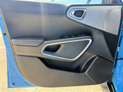 2025 Kia Soul LX   - Photo 14 - Ponce, PR 00795