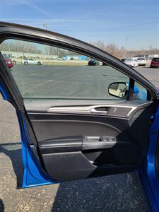 2020 Ford Fusion SE   - Photo 10 - Topeka, KS 66608