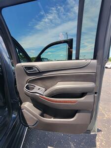 2020 GMC Yukon XL SLT   - Photo 14 - Topeka, KS 66608