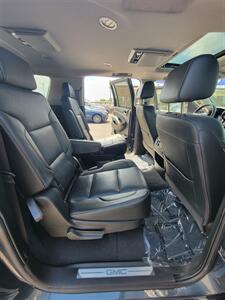 2020 GMC Yukon XL SLT   - Photo 13 - Topeka, KS 66608