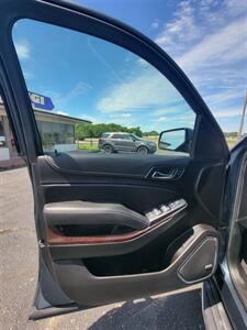 2020 GMC Yukon XL SLT   - Photo 10 - Topeka, KS 66608