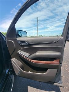 2020 GMC Yukon XL SLT   - Photo 16 - Topeka, KS 66608