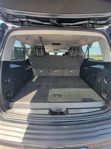 2020 GMC Yukon XL SLT   - Photo 17 - Topeka, KS 66608