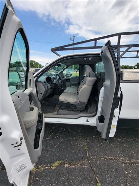 2006 Ford F-150 XL - Photo 9 - Topeka, KS 66608
