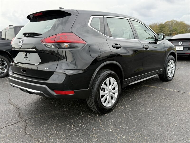 2020 Nissan Rogue S - Photo 5 - Topeka, KS 66608