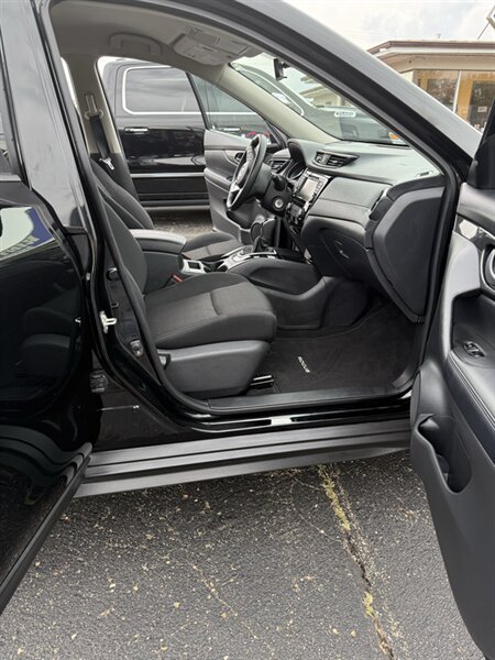 2020 Nissan Rogue S - Photo 13 - Topeka, KS 66608