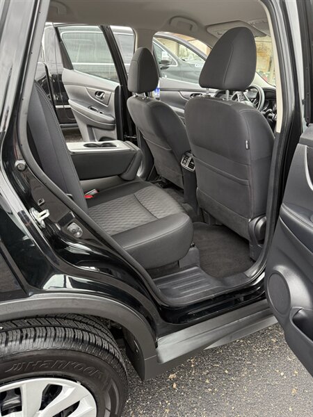 2020 Nissan Rogue S - Photo 12 - Topeka, KS 66608