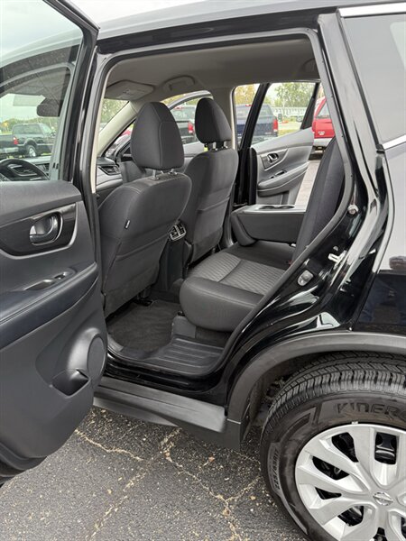 2020 Nissan Rogue S - Photo 10 - Topeka, KS 66608