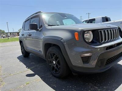 2019 Jeep Renegade Sport   - Photo 2 - Topeka, KS 66608